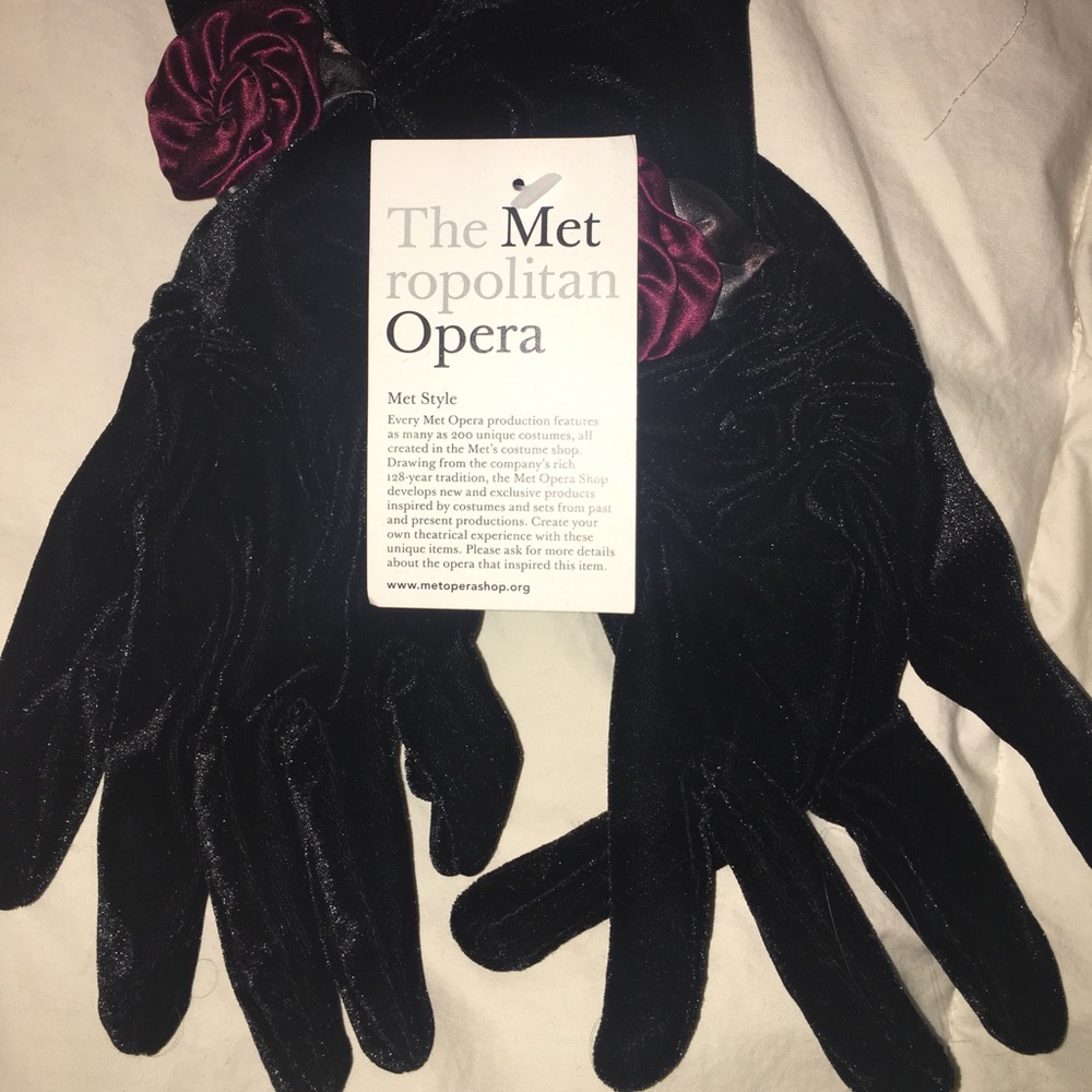 NWT Black Velvet Gloves